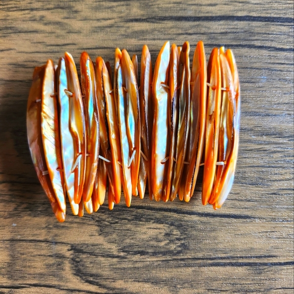 Shell Bracelet - Picture 2 of 3